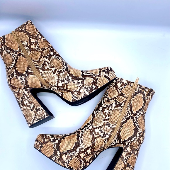 Jeffrey Campbell Dormant Chunky Platform Beige Snake Print Boots Size 9 NIB - Picture 7 of 16